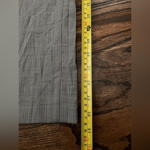 Banana Republic Men's Glen Plaid Wool Dress Pants. Size 34. - Picture 6 of 8